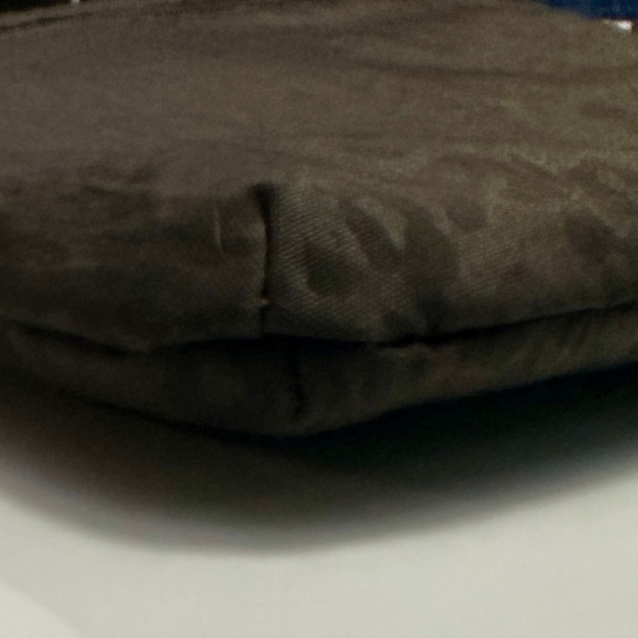 Baggallini Nylon Brown Leopard Print Crossbody w/matching Wristlet - Picture 9 of 15